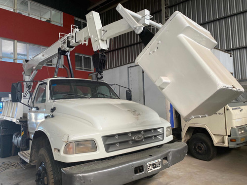 Imagen 2 de 17 de Ford 14000 Con Hidrogrua
