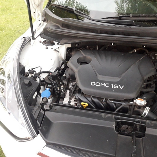 Hyundai Veloster 1.6 6at 130cv 2017