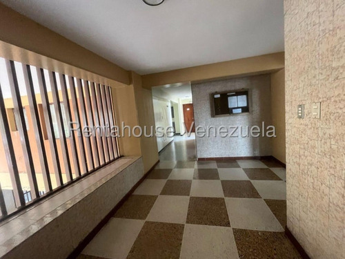 Valeria Chong Apartamento Venta Barquisimeto Lara Zona Centro Este Oportunidad Residencial Economico Código Inmobiliaria Rent-a-house 25-18558