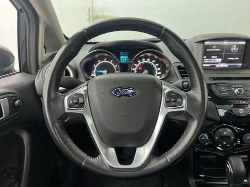Ford Fiesta TITANIUM 1.6 AUT