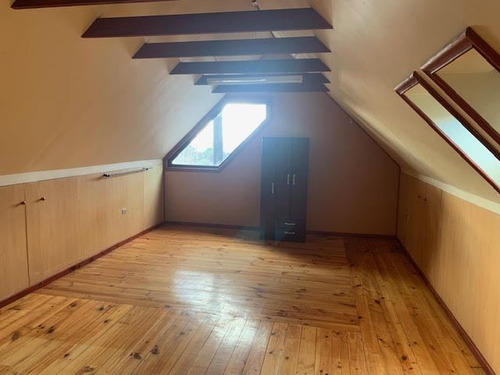 Casa En Venta De 5 Dorm. En Puerto Varas