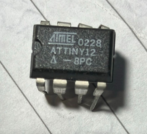 Attiny 12 1k Flash 8 Mhz Dip 8 Incluye Circuito Impreso