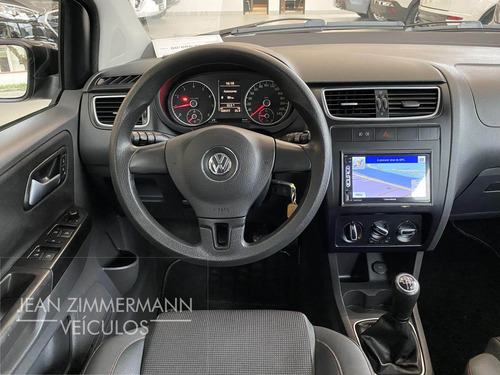 Imagem 14 de 15 de Volkswagen Fox Prime Highline 1.6 Flex