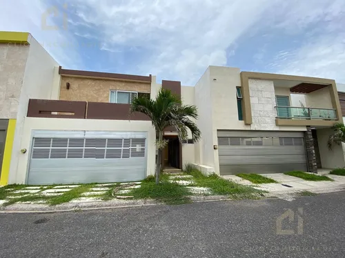 Casa En Venta En Veracruz, Fracc Lomas Del Sol Con Acceso A Playa Y Club De Playa