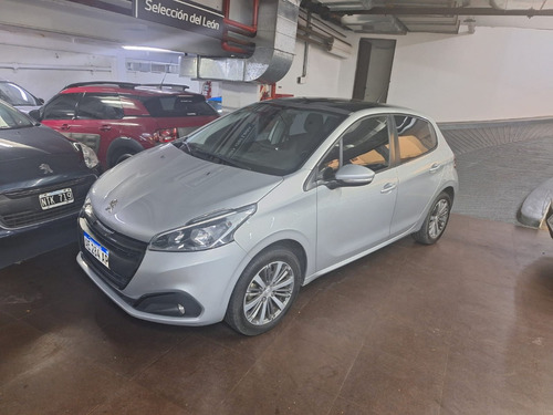 Peugeot 208 1.6 Feline Tiptronic