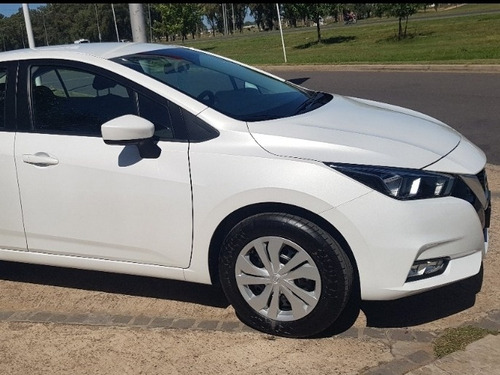 Imagen 2 de 15 de Nissan Versa 2022 1.6 Sense Mt