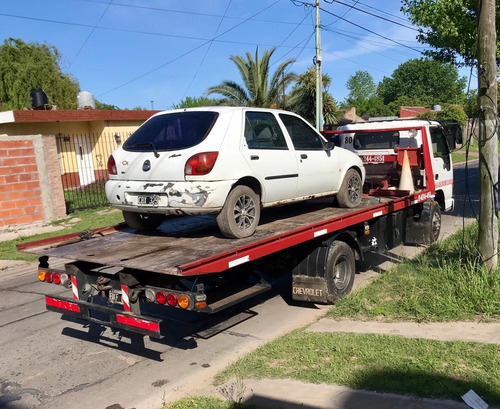 Grúa Auxilio Traslado De Vehículos Y Maquinarias