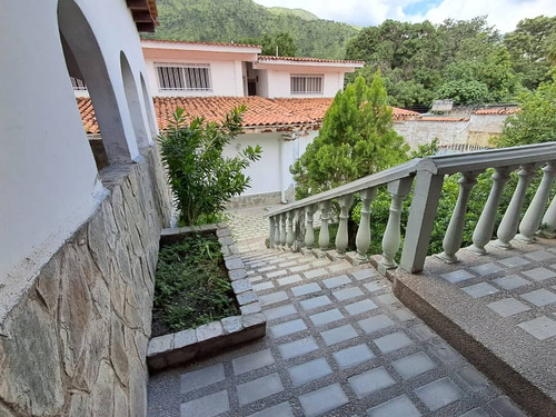 Town House No.01 En Conjunto Residencial La Gustavera, El Castaño