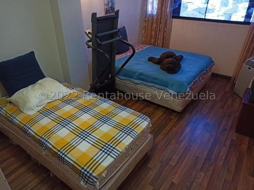 Imagen 16 de 17 de Apto En Venta En Los Chaguaramos 22-20300 Adri 04143391178