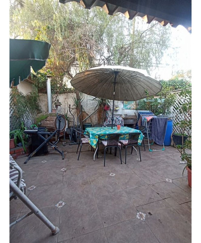 Casa En Venta De 2 Dorm. En La Florida Dos Locales Comercial