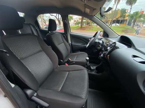 Imagen 11 de 18 de Toyota Etios X 1.5 2019