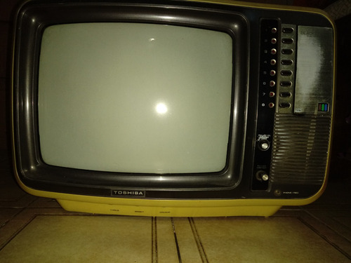 Televisor Toshiba Antiguo