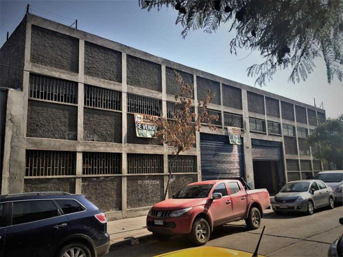 Local Comercial Y Bodega En Barrio Av. Matta