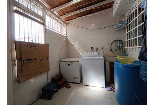 Casa En Venta En La Urb. Las Chimeneas Pe-8370419