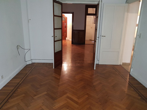3 Ambientes De 80m2