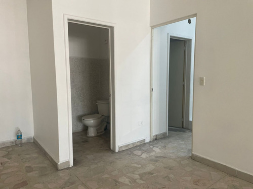 Local Con Departamento En Venta En Las Reynas Irapuato,gto.