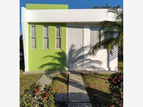 Imagen 1 de 7 de Casa Sola En Venta Lomas De Río Medio Cuatro