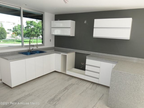 Imagen 10 de 14 de Lomas De Juriquilla Casa En Venta De Tres Niveles Y 222 Mts2! Qh
