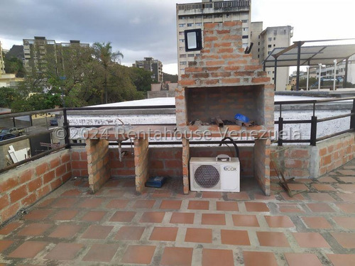Santa Mónica !! Impecable Y Amplia Casa Comercial Y/o Residencial, 532 M2, 3 Oficinas Privadas Con Posibilidad De Ampliación Para Otras Oficinas, 6 Pe. Apartamento Y Anexo Totalmente Equipados !!