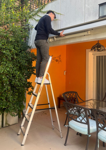 Imagen 9 de 9 de Escalera Reforzada Aluminio Black And Decker - 4 Escalones - 150 Kg