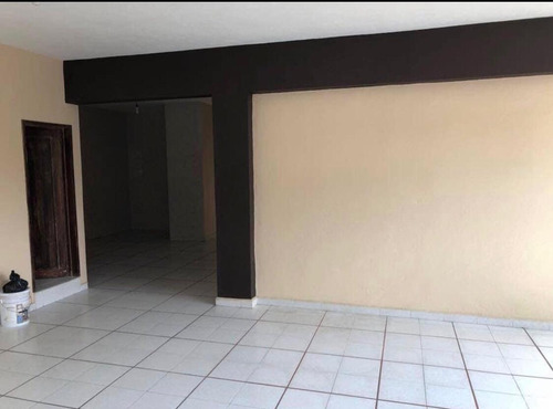 Bonito Edificio De Tres Niveles Con Local Ubicado En Jardines De Cuernavaca... 5,250,000