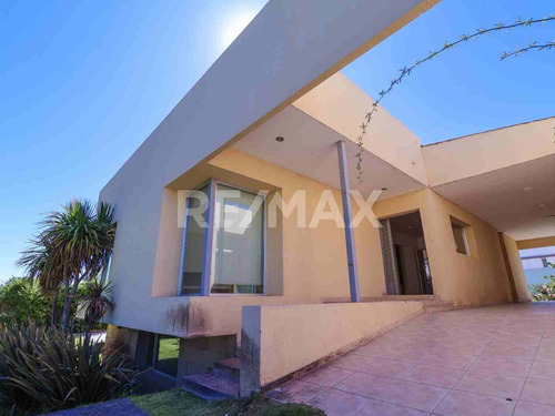 Alquiler De Casa 3 Dormitorios Comahue Golf