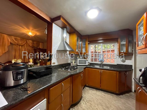 Town House En Venta En Urb. Privada Maracay 25-16988 Holder