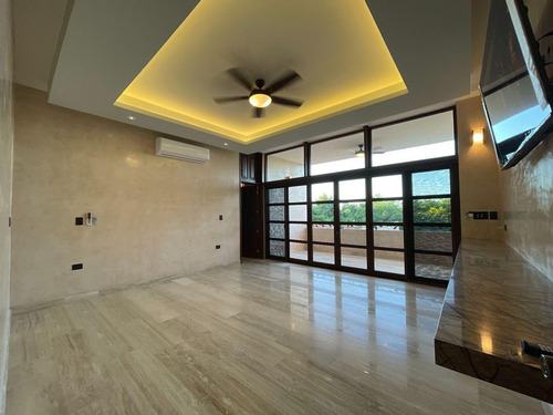 Casa En Venta Merida, Temozon Norte En Privada, Mod. Aurora, Entrega Inmediata.