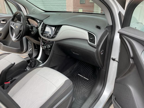 Chevrolet Tracker Ltz Única Mano 2017 L/nueva Permuto