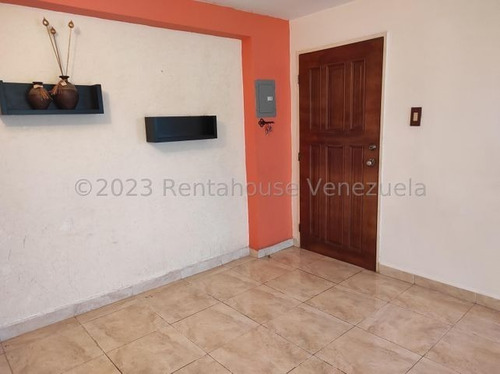 Imagen 2 de 30 de Apartamento En Urbanización Los Roques Piso Bajo, Poco Negociable!! Totalmente Amoblado Wm Mls #23-17376