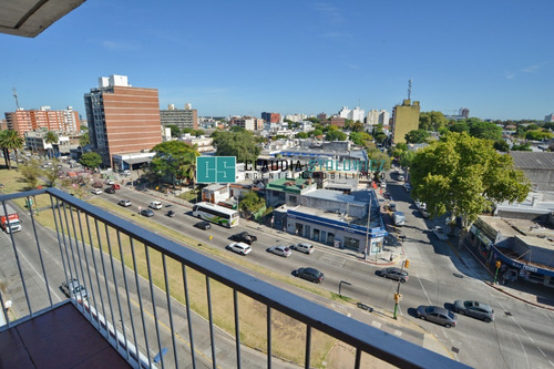 Imagen 3 de 18 de Para Entrar Sobre Avenida Italia Esquina Francisco Simón En Piso Alto Con Espectaculares Vistas, 3 Dormitoritos