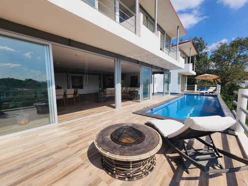 Venta De Casa Crisantemo Con Alberca Climatizada, Jacuzzi, Vistas Panorámicas Y Bonita Terraza En Fracc Rancho San Diego Ixtapan De La Sal Edomex