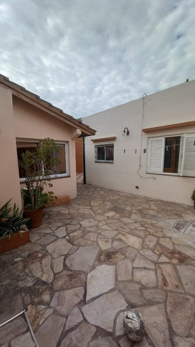 Imagen 12 de 12 de Casa En Venta De 3 Ambientes C/ Cochera En Quilmes