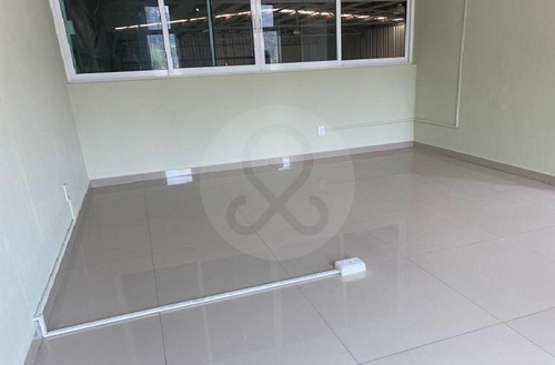 Bodega Comercial En Renta En Fraccionamiento Las Liebres