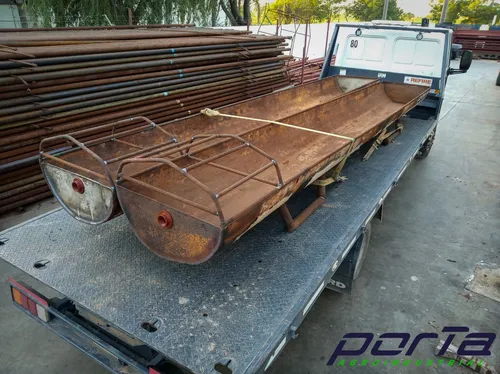 Bebedero De Metal 24 (61cm) Por Metro (sin Iva)