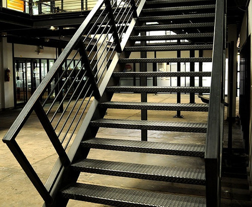 Escaleras Para Hogares, Residencias Y Empresas
