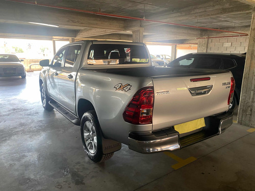 Toyota Hilux 2.8 Cd Srv 177cv 4x4