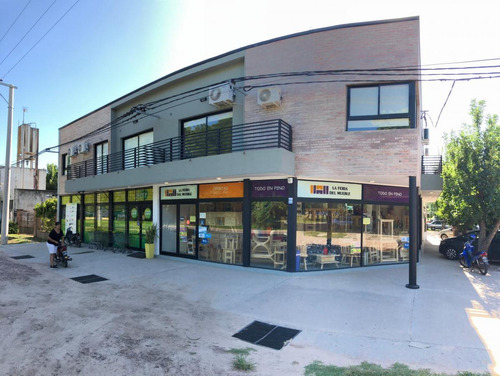 Salon Nueva Zona Universitaria Reconquista