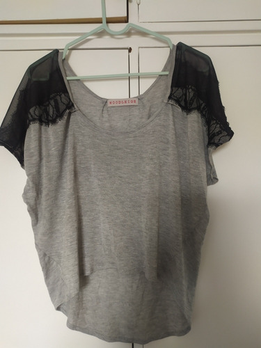 Remera Gris Con Encaje