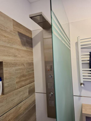 Venta Casa 3 Dormitorios Jardín Cochera. Calidad A Mts. De Centro Comercial San Martin 4300 Rosario