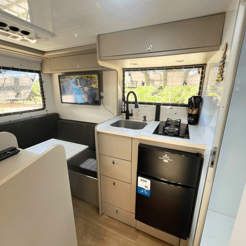 Trailer Motorhome Seminovo 2024 Compacto E Completo