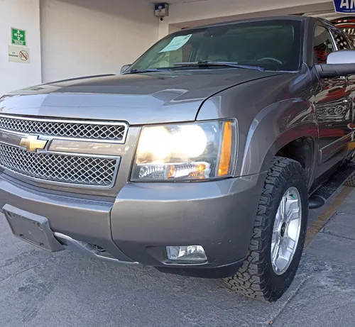 Chevrolet Tahoe E Suv Piel Cd 2a Fila Asientos 4x4 At