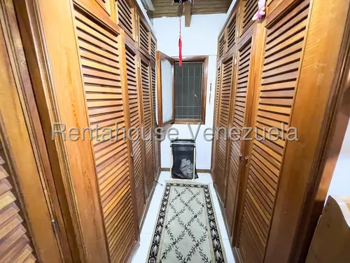 Casa En Venta En La Tahona