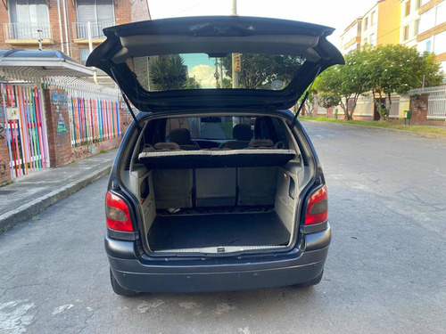 Imagen 10 de 13 de Renault Scenic 2006 2.0
