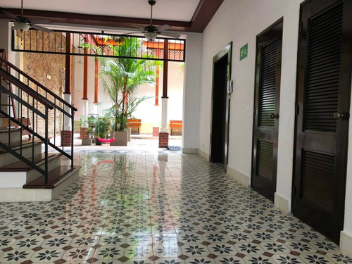 Imagen 2 de 14 de Venta De Apartamento En Casa Neuman, Casco Antiguo 21-570