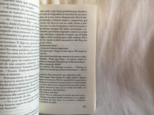 Imagen 6 de 6 de Llega Un Hombre Y Dice Nicole Krauss Ed. Salamandra Bolsillo