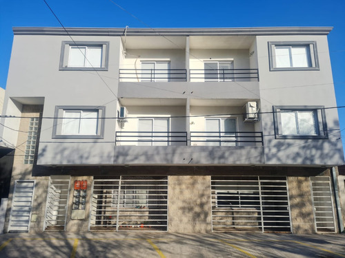 Venta De Edificio En Block Con  6 ( Seis)   Departamentos - Oportunidad ¡¡¡