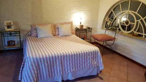 Venta Chalet De 3 Ambientes Con Dependencia En San Diego C. C. - Moreno