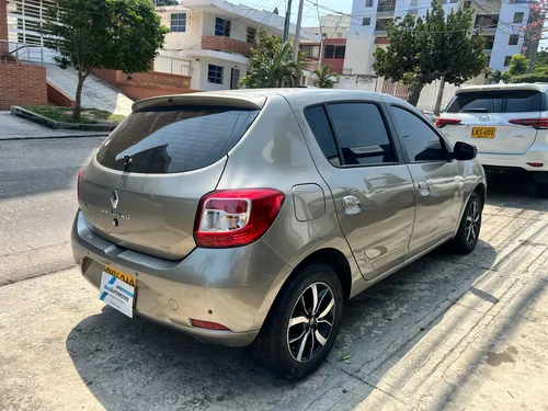 Renault Sandero 1.6 Intens / At