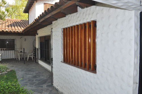 Imagen 2 de 25 de Venta De Hermoso Chalet
